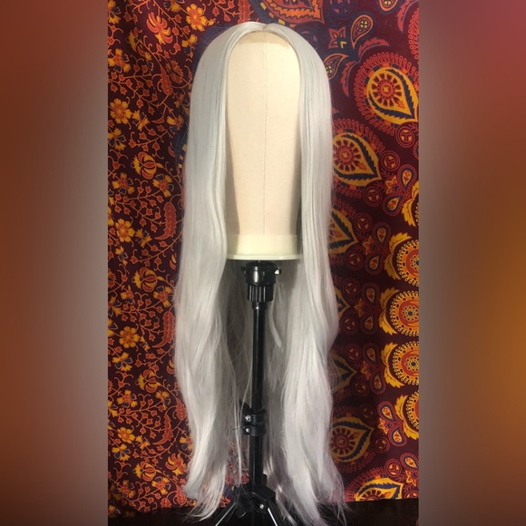 Icy Blonde White 30” wig - Picture 1 of 1